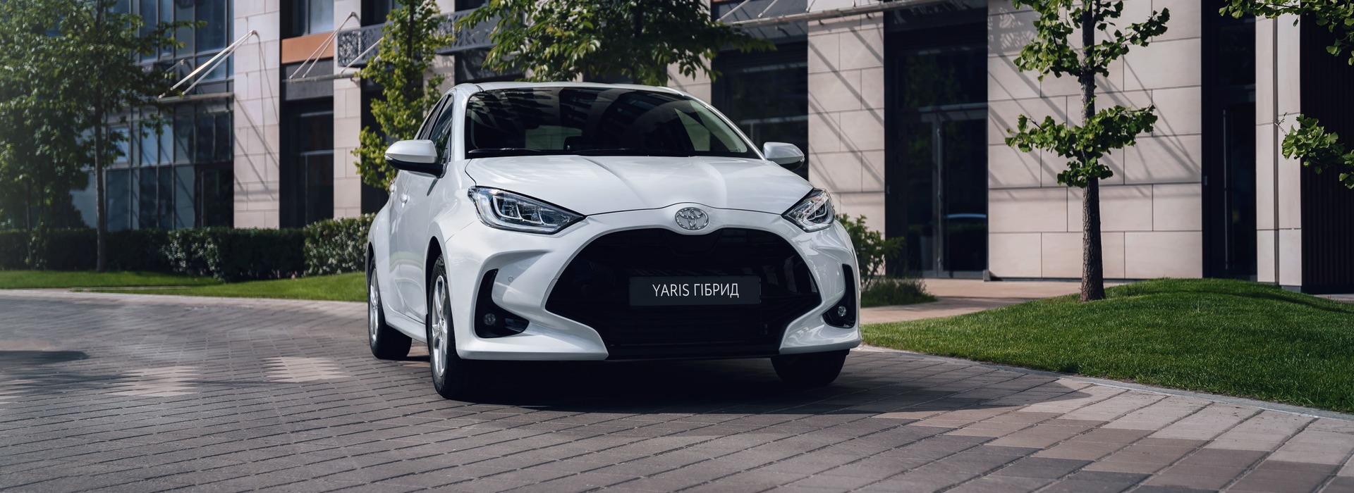 toyota_prezentuie_novyj_yaris