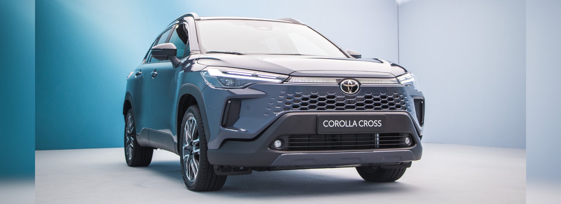 nova_toyota_corolla_cross_suchasna_elehantnist_i_simejna_pra